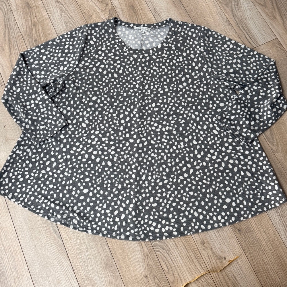 Green Envelope 2x Gray Polka Dot swing Women's Top